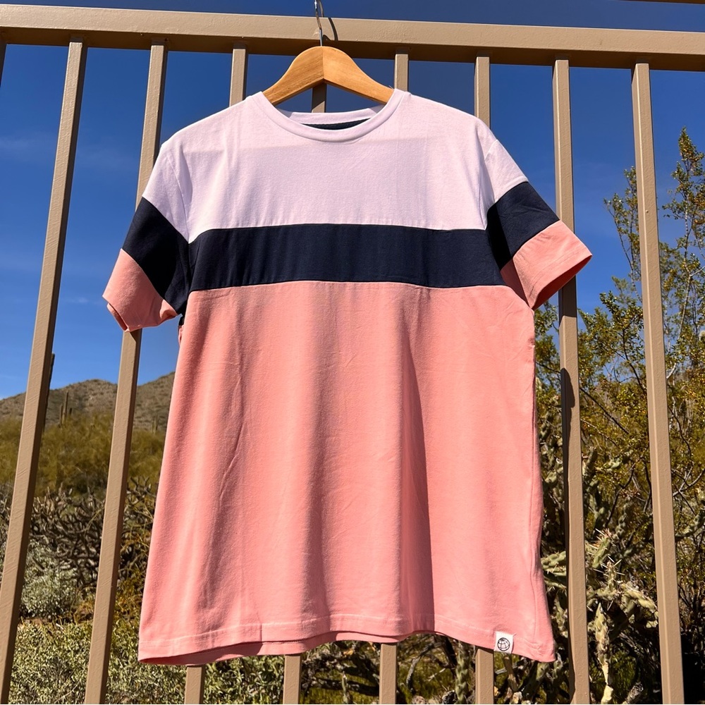 ⬇️💲Free Planet NWT Men’s Shirt  L Color Bubble Gum (On Tag) UPF 50 Protection